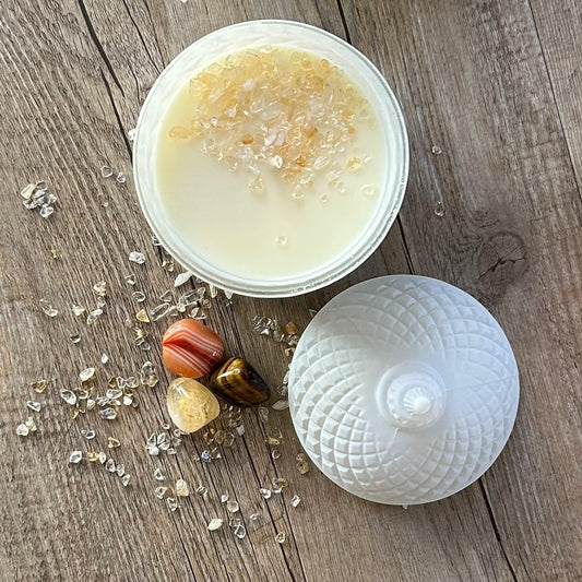 LEO Gift Box | 60hr Candle + Crystals | Zodiac Collection