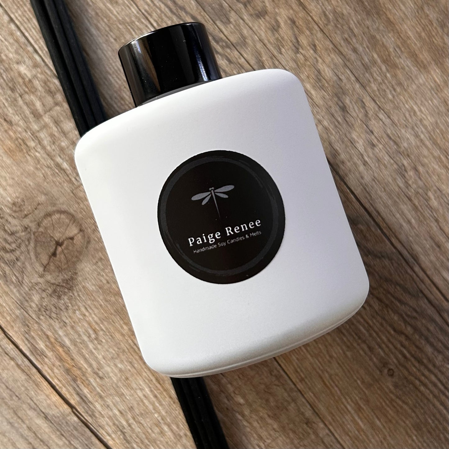 ELEANOR Diffuser + 10 Reeds | 200ml | Metro Collection