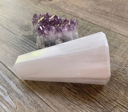 Selenite Generator | Obelisk