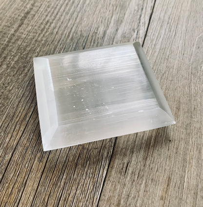 Selenite Charging Plate