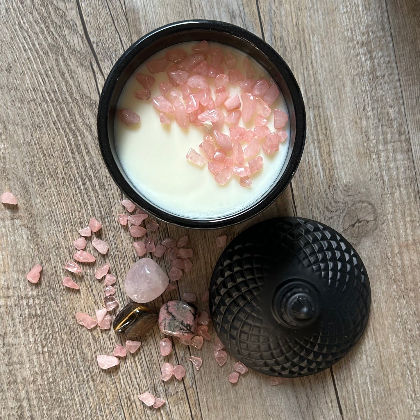 TAURUS Gift Box | 60hr Candle + Crystals | Zodiac Collection