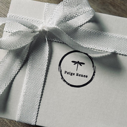 AQUARIUS Gift Box | 60hr Candle + Crystals | Zodiac Collection