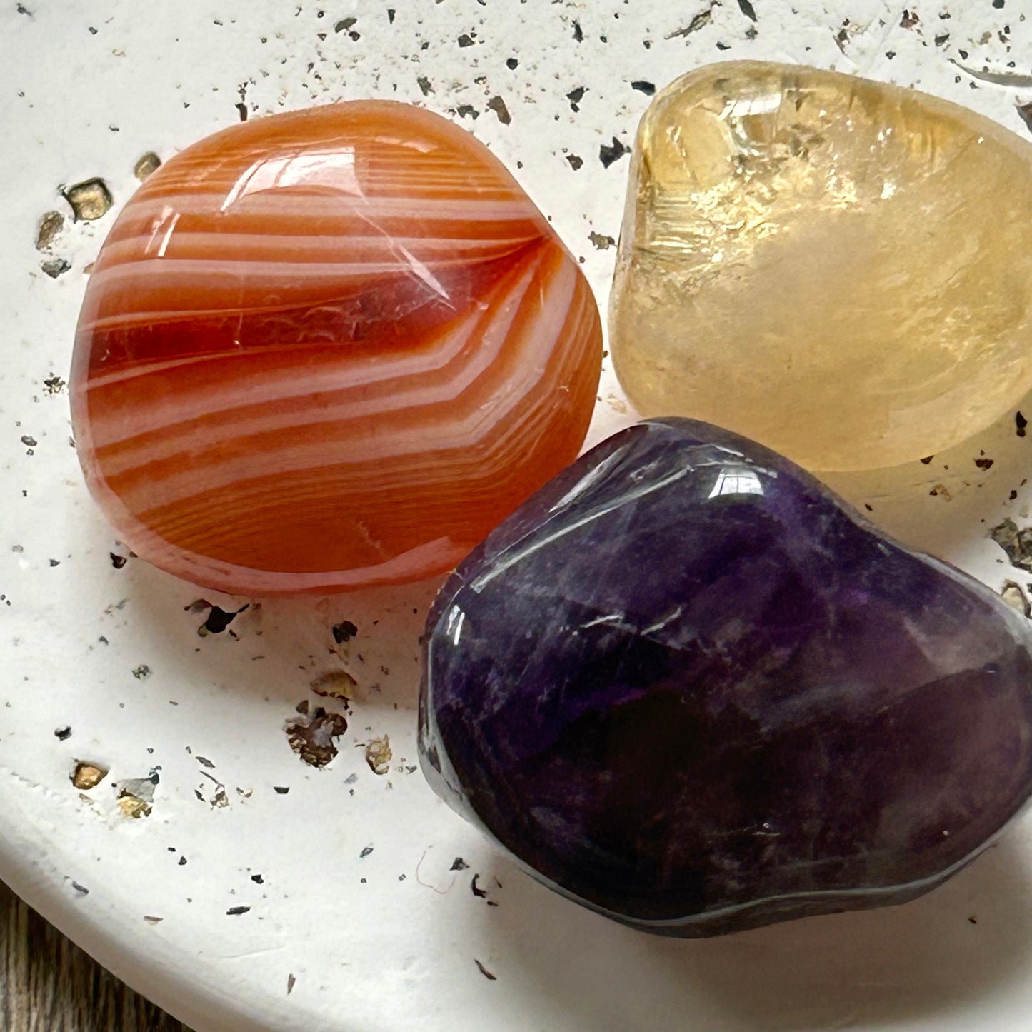 ARIES Gift Box | 60hr Candle + Crystals | Zodiac Collection