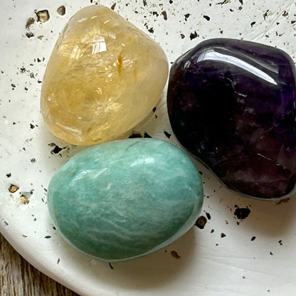 VIRGO Gift Box | 60hr Candle + Crystals | Zodiac Collection