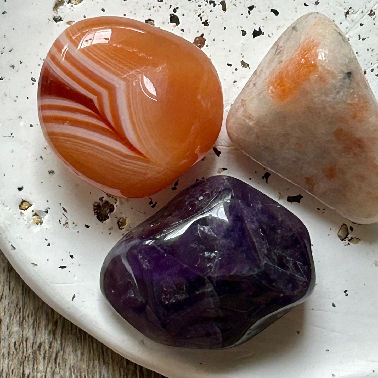 PISCES Gift Box | 60hr Candle + Crystals | Zodiac Collection